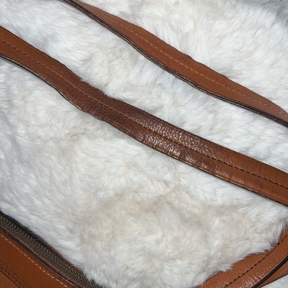 Kenneth Cole GUC Leather Handbag - Picture 9 of 11